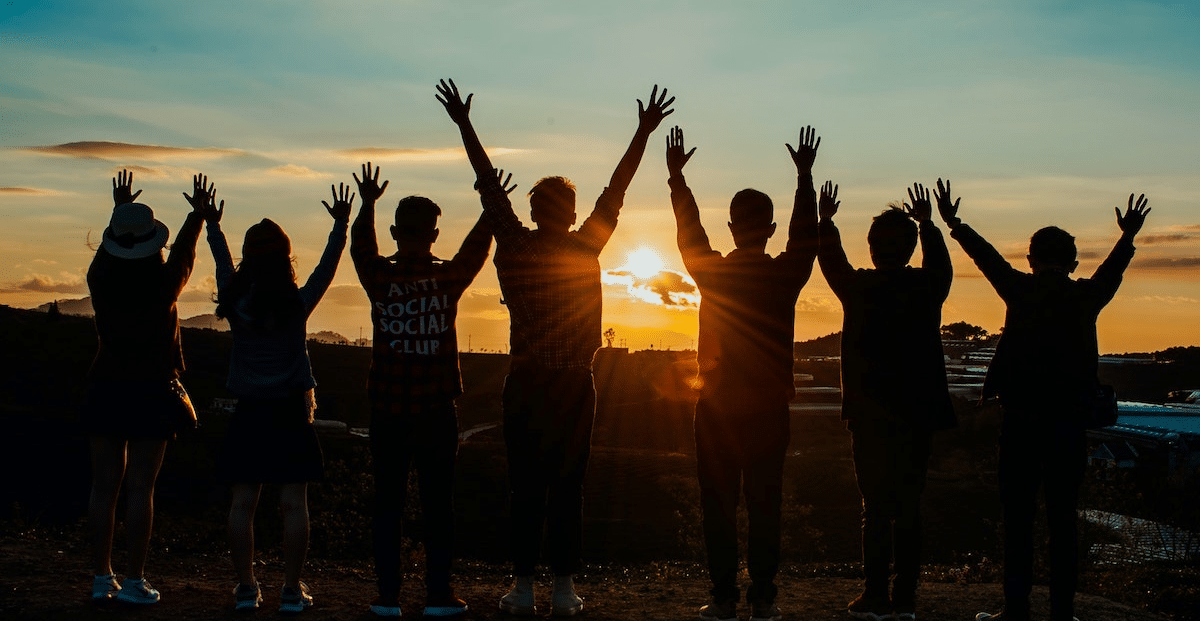 Jóvenes y adolescentes